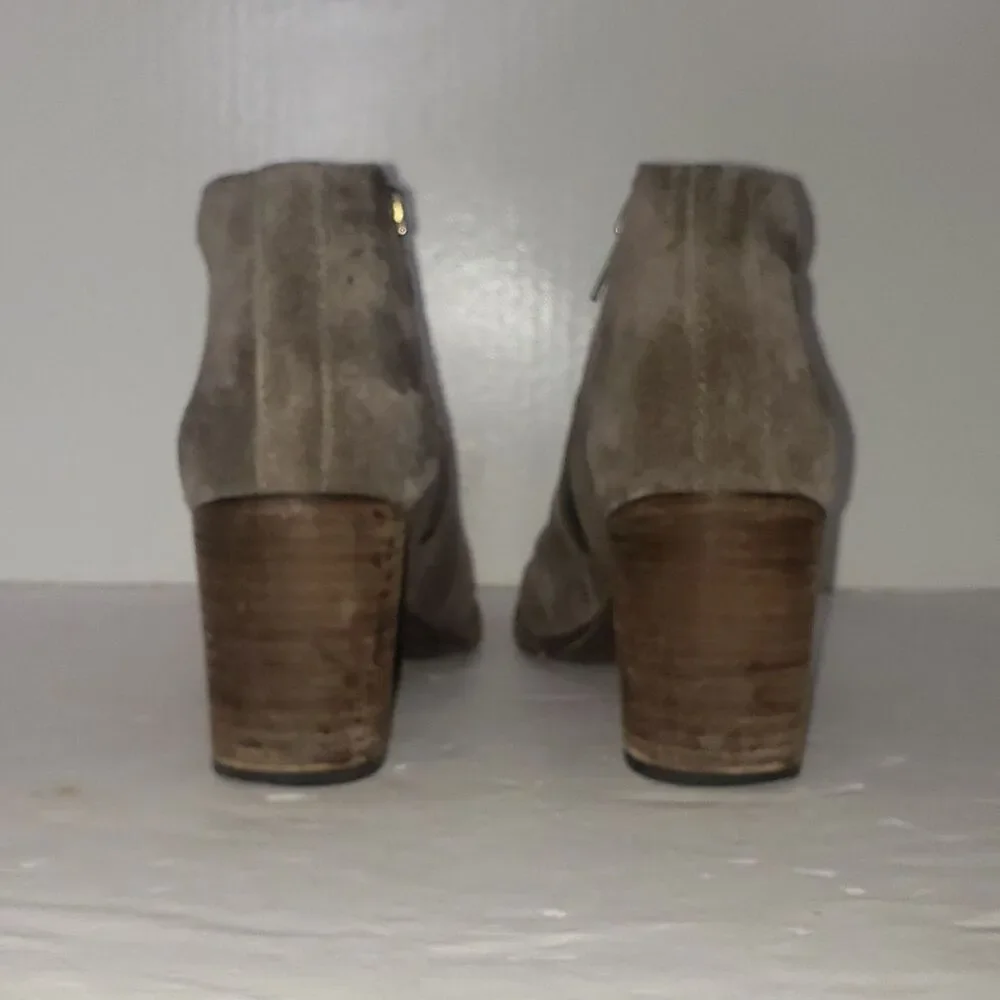 FRYE Nora Dark Gray Suede Ankle Boots Booties Womens Size 6.5